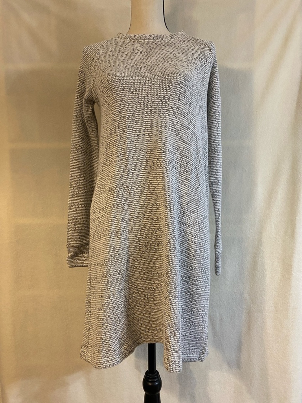 Lou & Grey black & white knit long raglan sleeve sweater dress